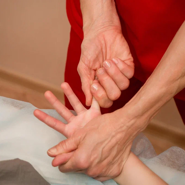 Оздоровительный массаж в Центре нейропсихологии и коррекции речи "Здоровый ребенок" в Актобе